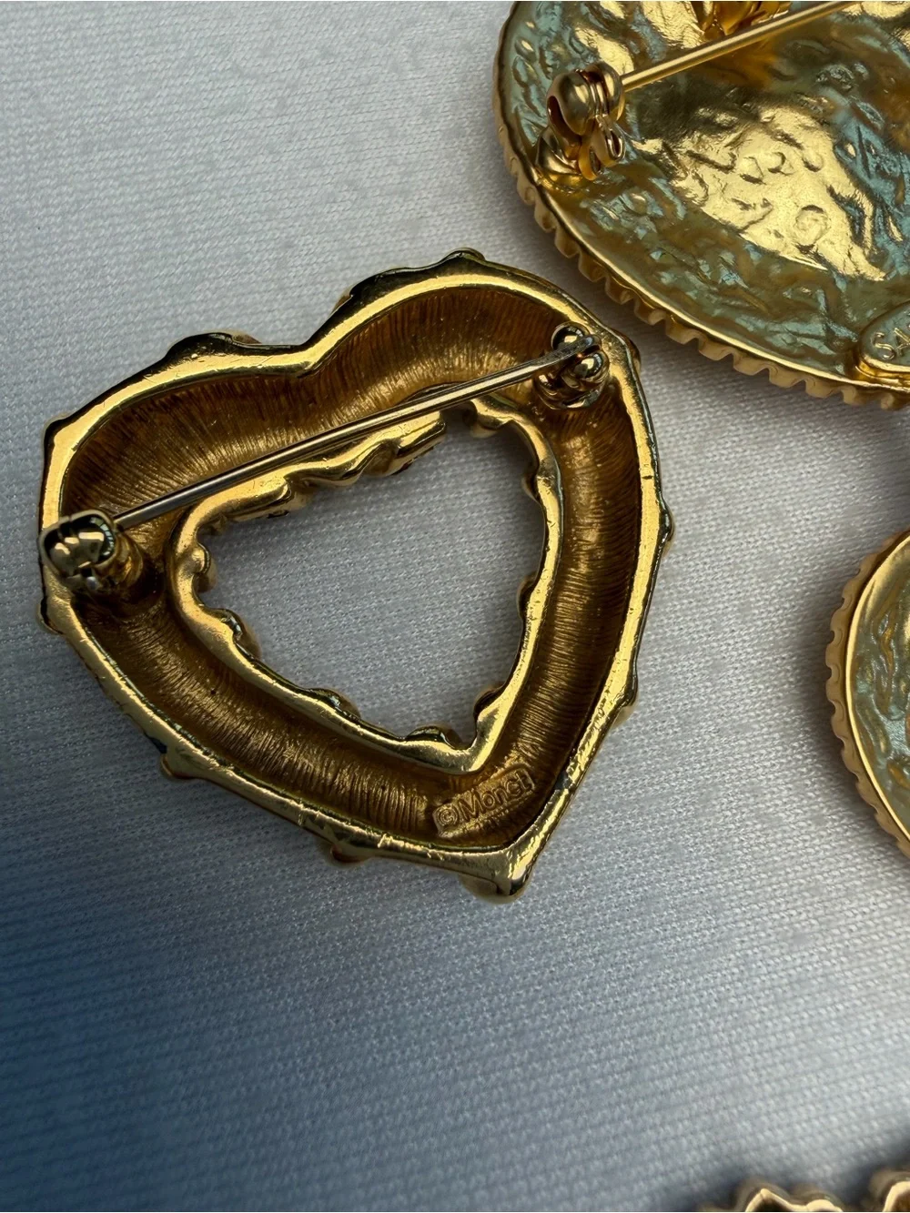 Vintage-Modern-Fashion 5-Brooch  Bundle: Hearts, Sandor etc, GUC - Picture 13 of 13